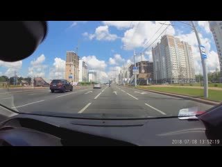 motorcyclist creates chaos right in the city center