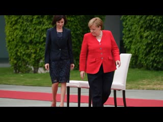 humor about merkel and babkin's fashion